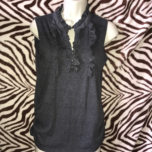 lilly Lou Tops - Lilly Lou Small gray sleeveless top 💕 lilly Lou Tops - Lilly Lou Small gray sleeveless top 💕